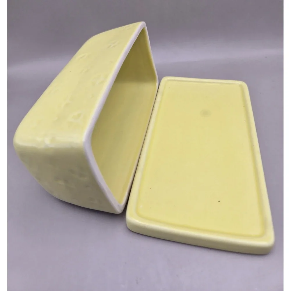 Yellow Vintage Ceramic Butter Dish With Lid. 50's.  B#31